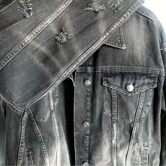 NWT Free People Washed Black Distressed Jolene Trucker Jean Jacket Medium - Picture 5 of 7